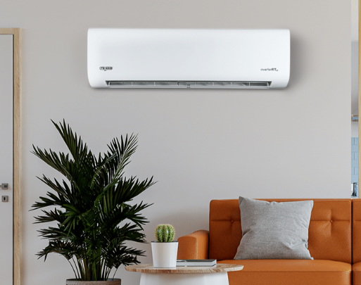 Aire acondicionado mini split instalado en una sala moderna